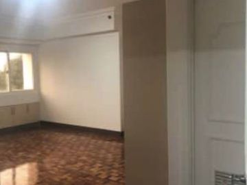 For SALE: 4 Bedroom in Washington Tower Paranaque City