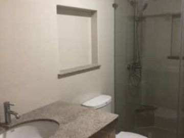 For SALE: 4 Bedroom in Washington Tower Paranaque City