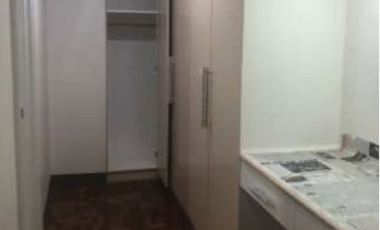 For SALE: 4 Bedroom in Washington Tower Paranaque City