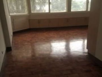 For SALE: 4 Bedroom in Washington Tower Paranaque City
