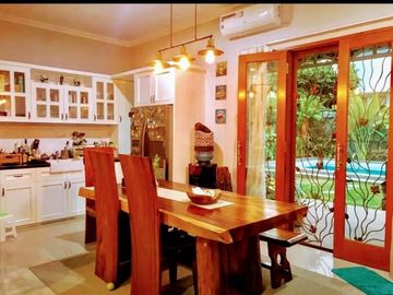 Rumah di Lebak Bulus, Jakarta Selatan. Ada Kolam Renang