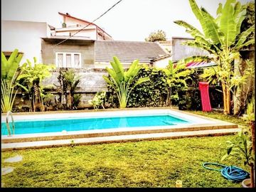 Rumah di Lebak Bulus, Jakarta Selatan. Ada Kolam Renang