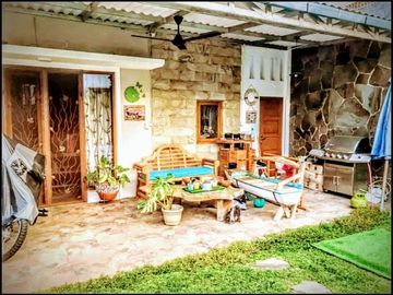 Rumah di Lebak Bulus, Jakarta Selatan. Ada Kolam Renang