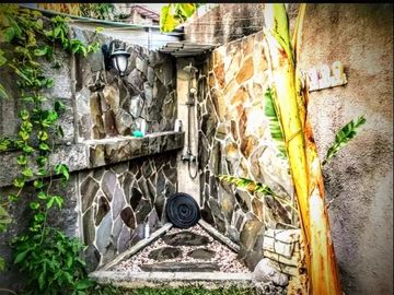 Rumah di Lebak Bulus, Jakarta Selatan. Ada Kolam Renang