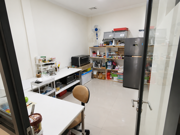 Rumah Modern Minimalis di Cluster Baroni Symphonia, Gading Serpong