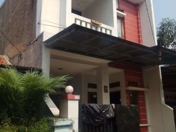 Rumah Bagus 3 Lantai Siap Huni di Sayap Jalan Somawinata Tanimulya Ngamprah Bandung Barat