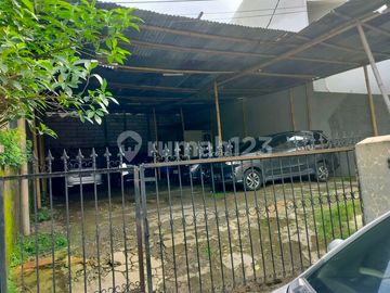 Rumah Huk Lebàr 10M Tidak Banjjir Bisà Kost2àn