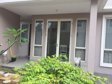 Rumah Cantik dan Modern di Cluster Chiara Suvarna Sutera