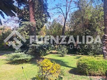 Sitio en venta en La Reina
