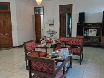 Rumah strategis dekat UNIKA bisa untuk kos2an
