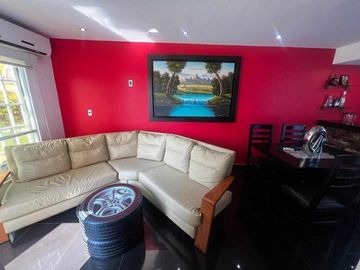 Casa frente a la alberca, Remodelada.  A 10 min del Tec de Monterrey