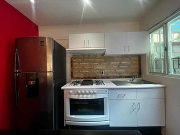Casa frente a la alberca, Remodelada.  A 10 min del Tec de Monterrey