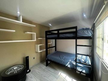 Casa frente a la alberca, Remodelada.  A 10 min del Tec de Monterrey