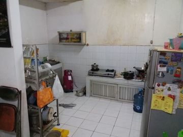 TENGGILIS Rumah Lama Besar 1 Lantai Hook