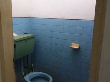 TENGGILIS Rumah Lama Besar 1 Lantai Hook