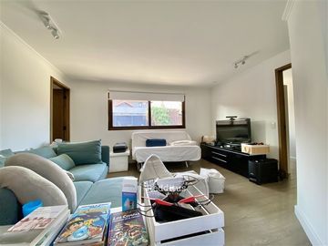 Amplia, remodelada en Lo Barnechea