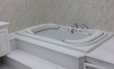 House and Lot for SALE in Dasmarinas Village Makati