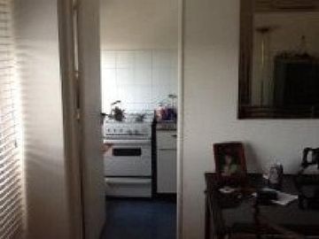 DPTO EN DUPLEX, BAULERA Y TOILETTE MUY LUMINOSO, TODO A LA CALLE  APTO PROFECIONAL
