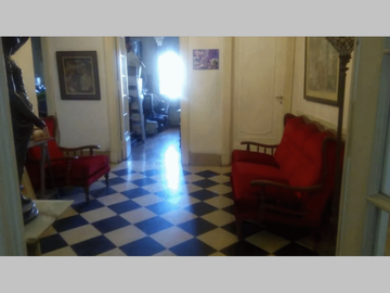 Departamento (piso) en Venta en Balvanera, impecable 6 ambientes 118 m2 + balcón, 2 baños - Hipólito Yrigoyen 2700