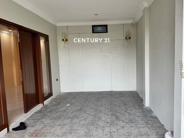 Dijual Rumah Brand New Lokasi Strategis Dekat Mall