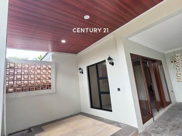 Dijual Rumah Brand New Lokasi Strategis Dekat Mall
