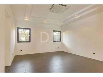 VENTA DE CASA CON PISCINA $998.000 #509