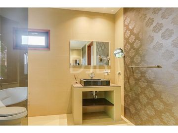 VENTA DE CASA CON PISCINA $998.000 #509