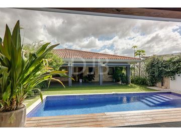VENTA DE CASA CON PISCINA $998.000 #509