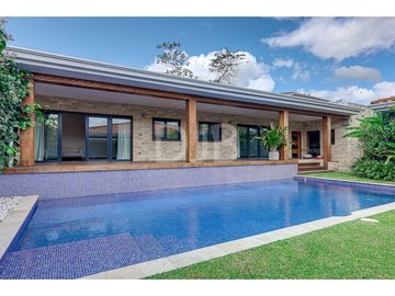 VENTA DE CASA CON PISCINA $998.000 #509