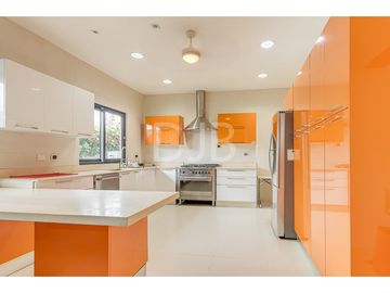 VENTA DE CASA CON PISCINA $998.000 #509