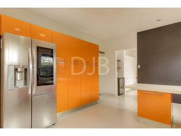 VENTA DE CASA CON PISCINA $998.000 #509