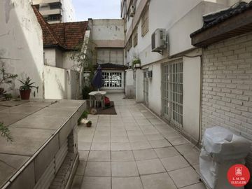 Pumacahua al 100 - Semipiso con patio - Venta