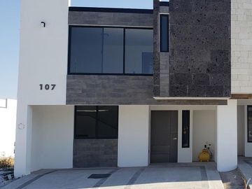 EXCELENTE CASA EN VENTA EN CANDORA RESIDENCIAL, LEÓN,GTO.