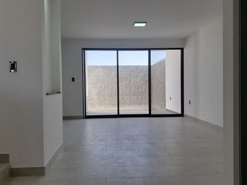 EXCELENTE CASA EN VENTA EN CANDORA RESIDENCIAL, LEÓN,GTO.