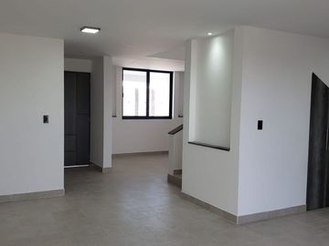EXCELENTE CASA EN VENTA EN CANDORA RESIDENCIAL, LEÓN,GTO.