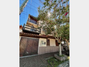 PH en Venta Haedo / Moron (B134 378)