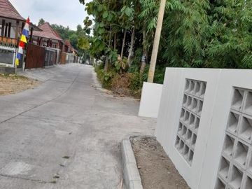 Rumah Cantik Modern Dekat Candi Prambanan Grati Kanopi dan Pagar