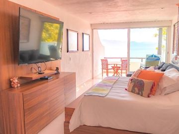 Lujosa residencia en venta con vista a la playa en Puerto Vallarta