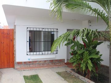 Se Vende Casa Cerca del Mar en Ballenita