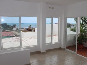 Se Vende Casa Cerca del Mar en Ballenita