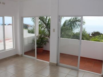 Se Vende Casa Cerca del Mar en Ballenita