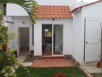 Se Vende Casa Cerca del Mar en Ballenita