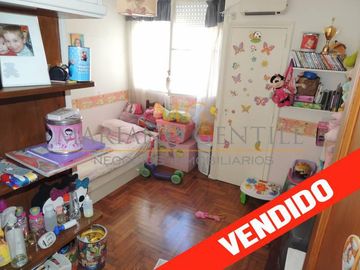 DEPARTAMENTO de 3 Ambientes al FRENTE  *Sobre Avda. BRASIL*