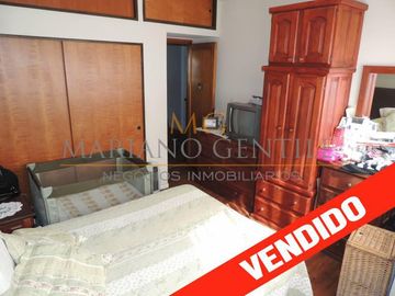 DEPARTAMENTO de 3 Ambientes al FRENTE  *Sobre Avda. BRASIL*