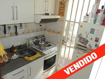 DEPARTAMENTO de 3 Ambientes al FRENTE  *Sobre Avda. BRASIL*