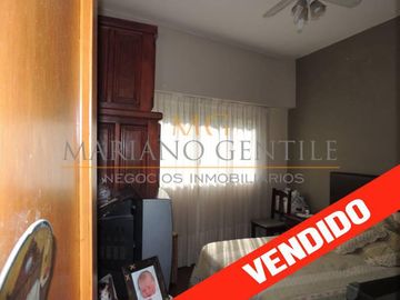 DEPARTAMENTO de 3 Ambientes al FRENTE  *Sobre Avda. BRASIL*
