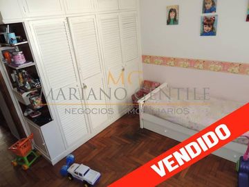 DEPARTAMENTO de 3 Ambientes al FRENTE  *Sobre Avda. BRASIL*