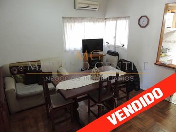 DEPARTAMENTO de 3 Ambientes al FRENTE  *Sobre Avda. BRASIL*