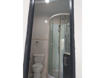 VENTA DE CASA DE DOS PISOS EN LA CASTELLANA DE MONTERA