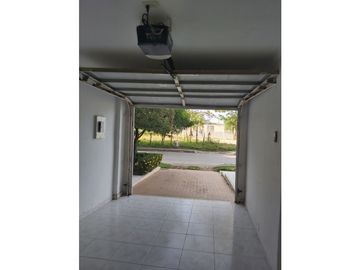 VENTA DE CASA DE DOS PISOS EN LA CASTELLANA DE MONTERA